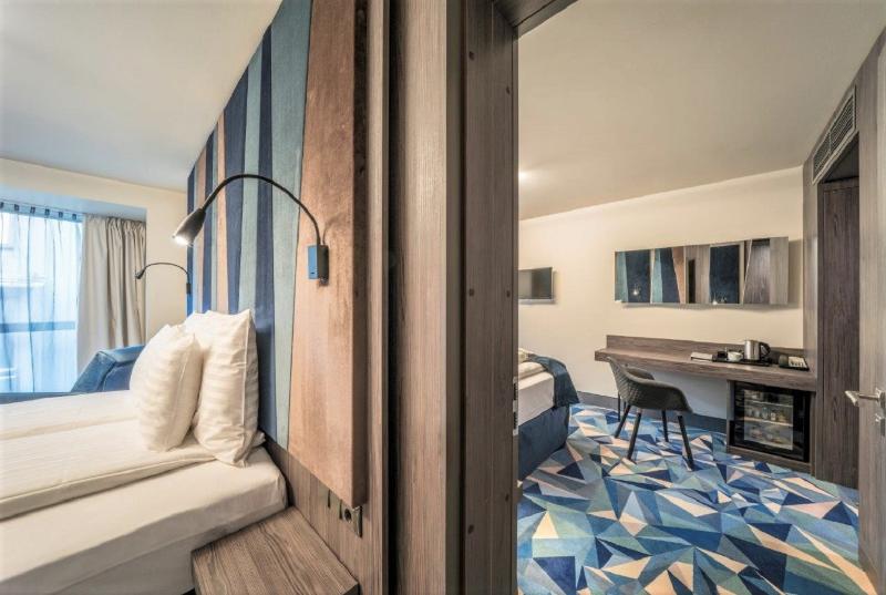 اتاق خانوادگی, Wellton Riverside Spa