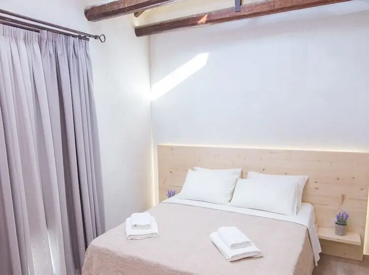 اتاق استاندارد, Panellinion Luxury Rooms