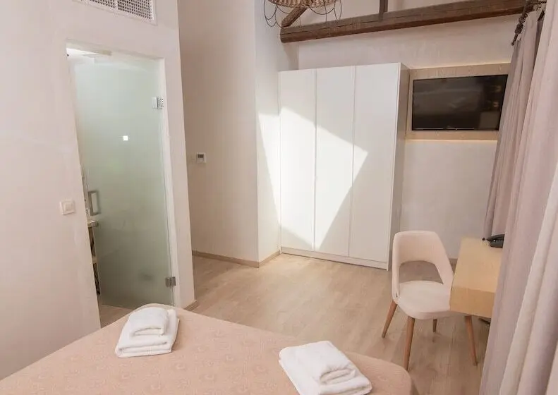 اتاق استاندارد, Panellinion Luxury Rooms