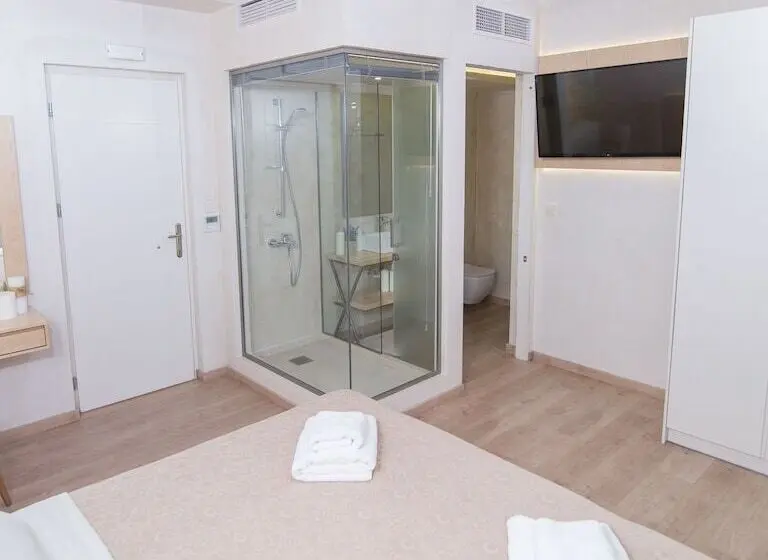 اتاق استاندارد, Panellinion Luxury Rooms