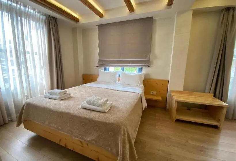 اتاق لوکس با بالکن, Panellinion Luxury Rooms