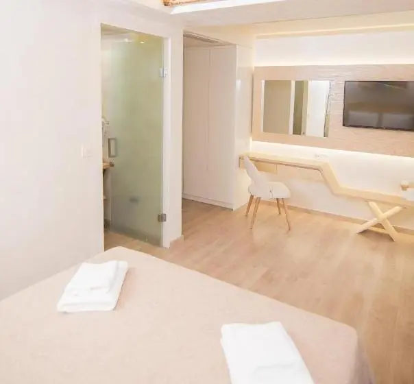اتاق لوکس با بالکن, Panellinion Luxury Rooms