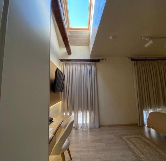 スーペリアールーム, Panellinion Luxury Rooms