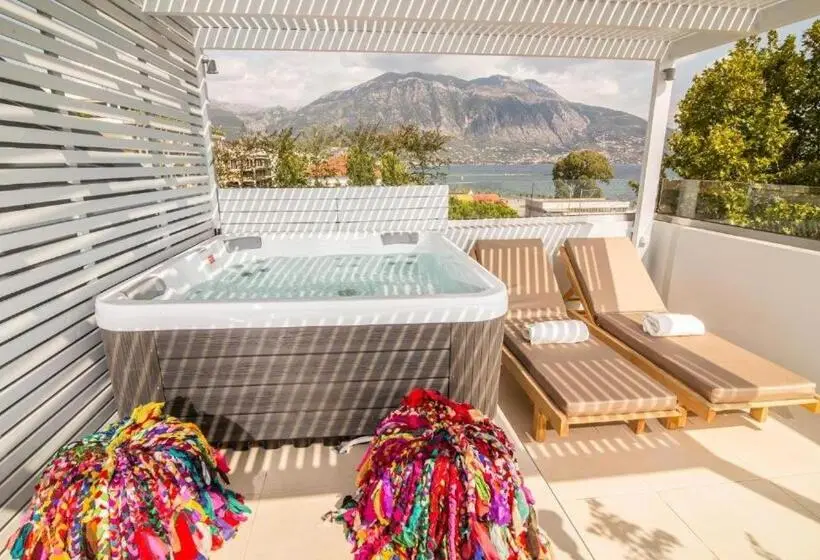 Deluxe Suite Sea View, Panellinion Luxury Rooms