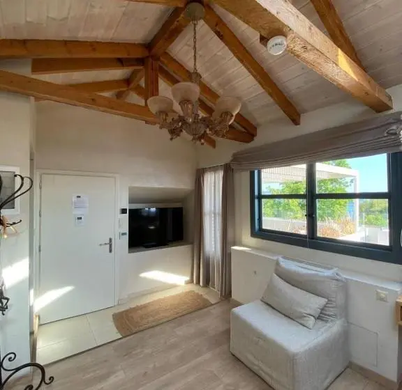 Deluxe Suite Sea View, Panellinion Luxury Rooms