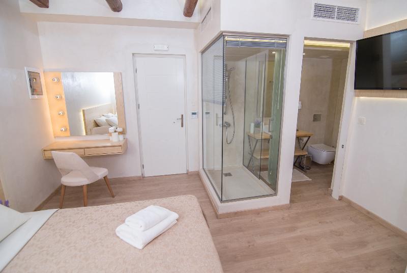 スタンダードルーム, Panellinion Luxury Rooms