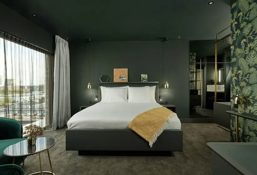 سوییت خانوادگی, Van Der Valk Hotel Amsterdam   Amstel