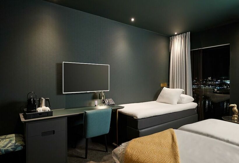 Comfort Triple Room, Van Der Valk Hotel Amsterdam   Amstel