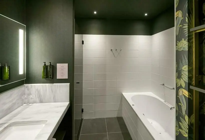 سوییت خانوادگی, Van Der Valk Hotel Amsterdam   Amstel