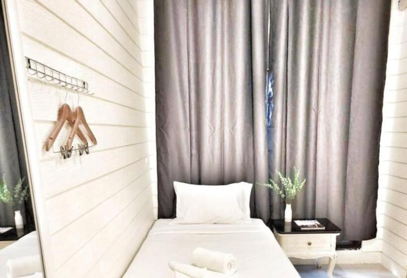 Номер Стандарт, Back Home Backpackers