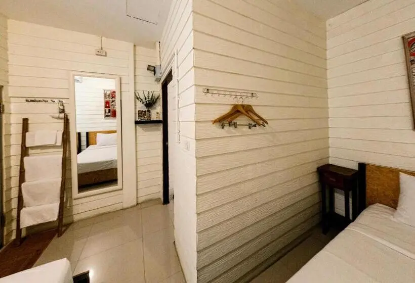 Standard Kolmen Hengen Huone, Back Home Backpackers