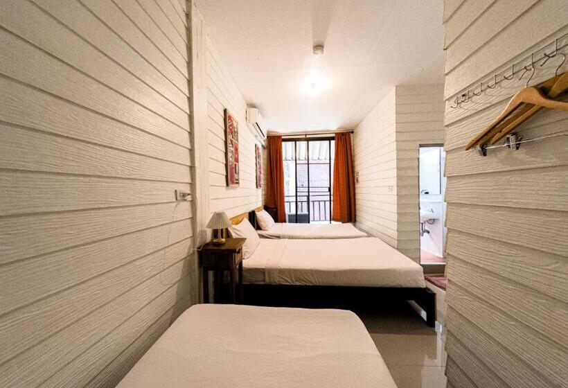 Номер Стандарт Трехместный, Back Home Backpackers