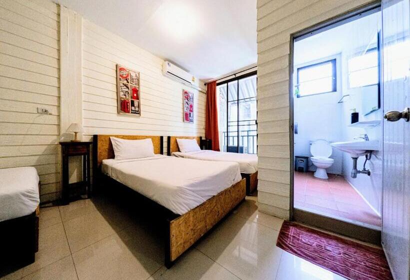 Номер Стандарт Трехместный, Back Home Backpackers