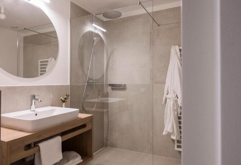 带2个卧室的公寓, Astor Apartments
