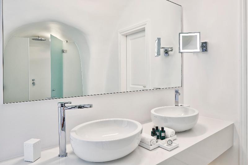 Люкс с Бассейном, Canaves Oia Suites   Small Luxury Hotels Of The World