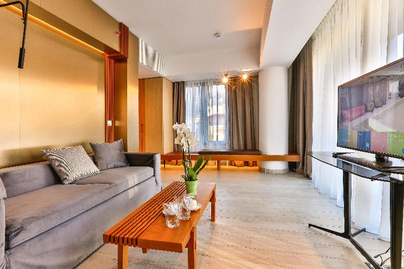 سوییت سوپریور با چشم‌انداز دریا, Fagus By Aycon