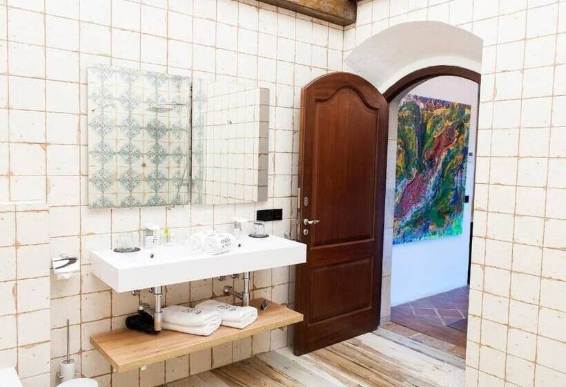 جناح جونيور, Moli De L Escala