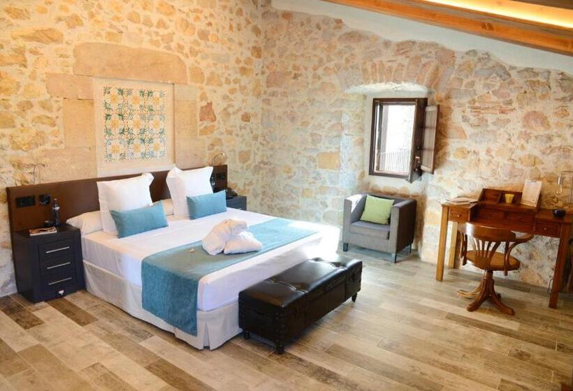 جناح جونيور, Moli De L Escala