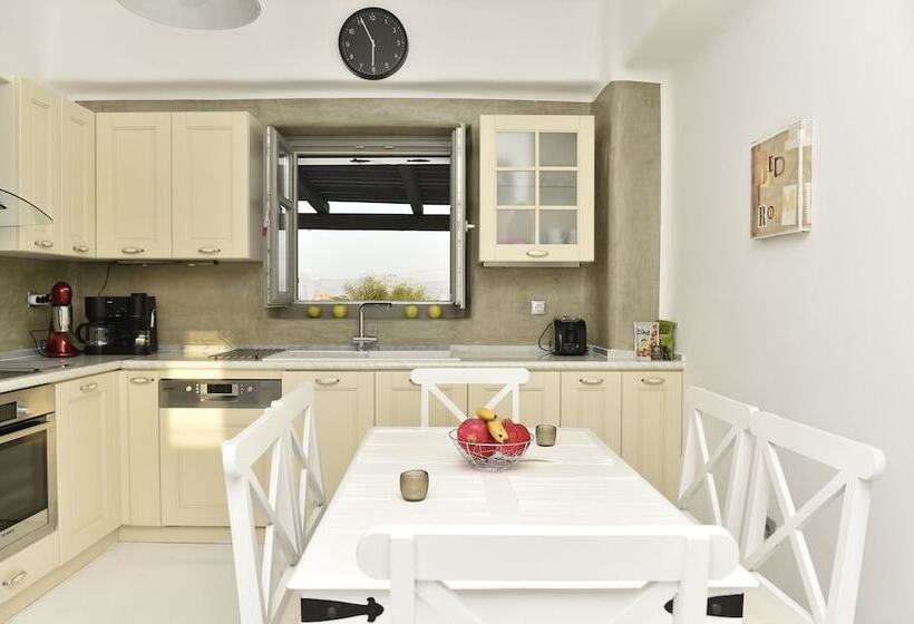 فيلا 3 غرف نوم مزودة بحمام سباحة, Naoussa Hills Boutique Resort  Adults Only