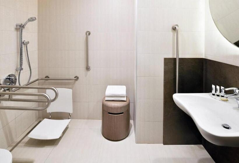 اتاق استاندارد با تخت بزرگ, Courtyard By Marriott Dubai, Al Barsha