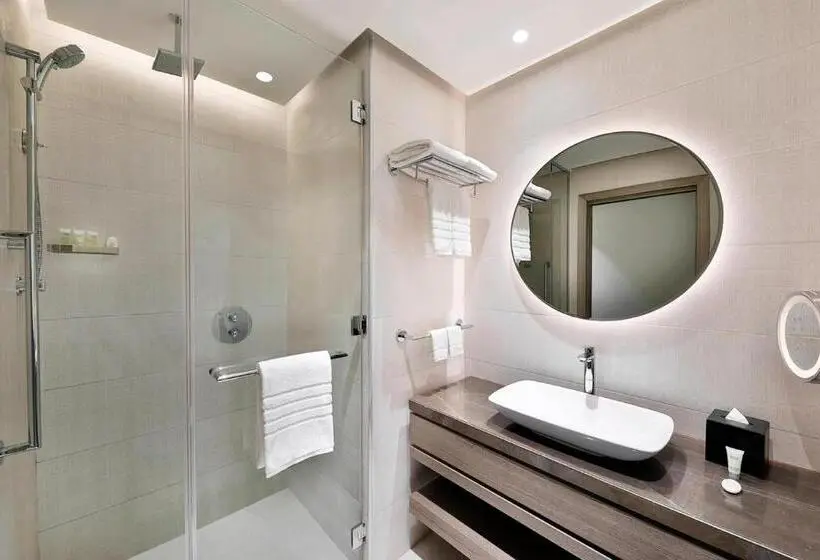 اتاق استاندارد با تخت بزرگ, Courtyard By Marriott Dubai, Al Barsha