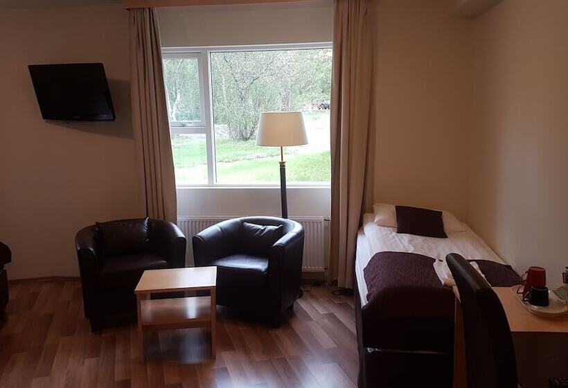 اتاق استاندارد سه نفره, Hallormsstadur