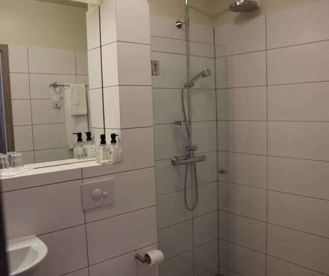 اتاق سوپریور, Hallormsstadur