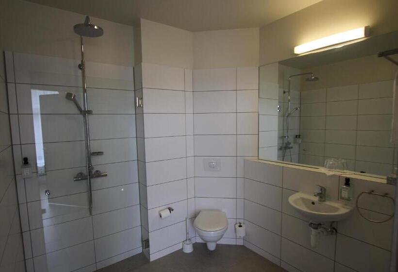 اتاق خانوادگی, Hallormsstadur