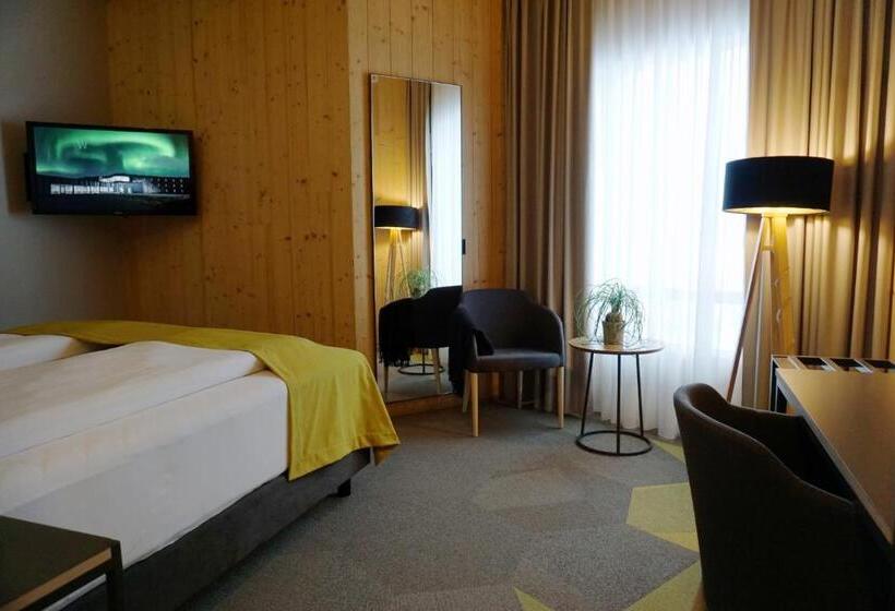 اتاق استاندارد, Land