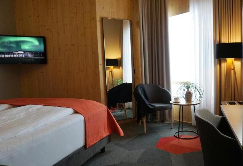 اتاق استاندارد, Land