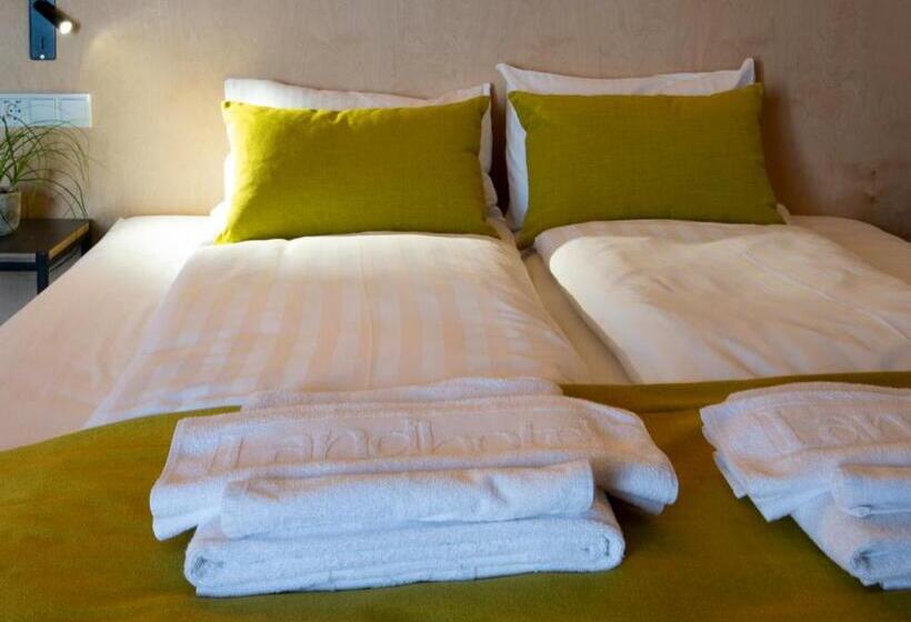 اتاق استاندارد, Land