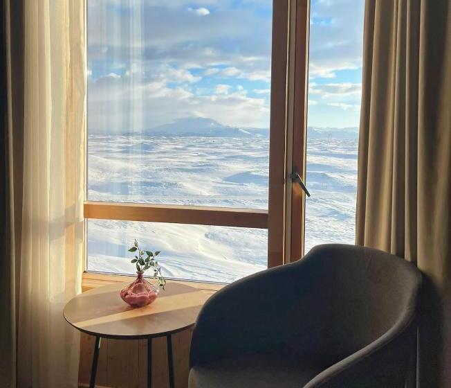 اتاق لوکس خانوادگی, Land