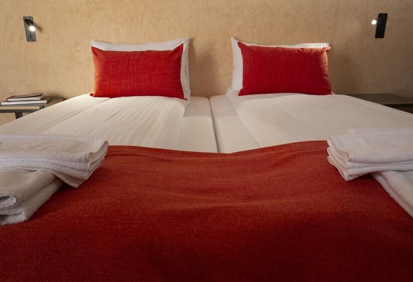 اتاق استاندارد, Land