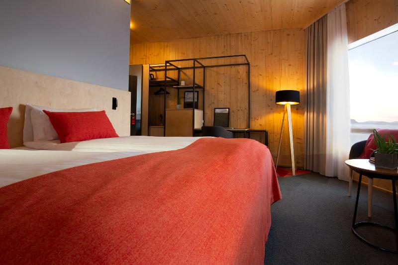 اتاق استاندارد, Land