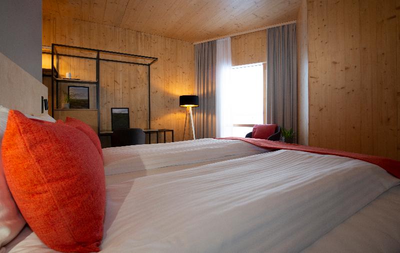 اتاق استاندارد, Land