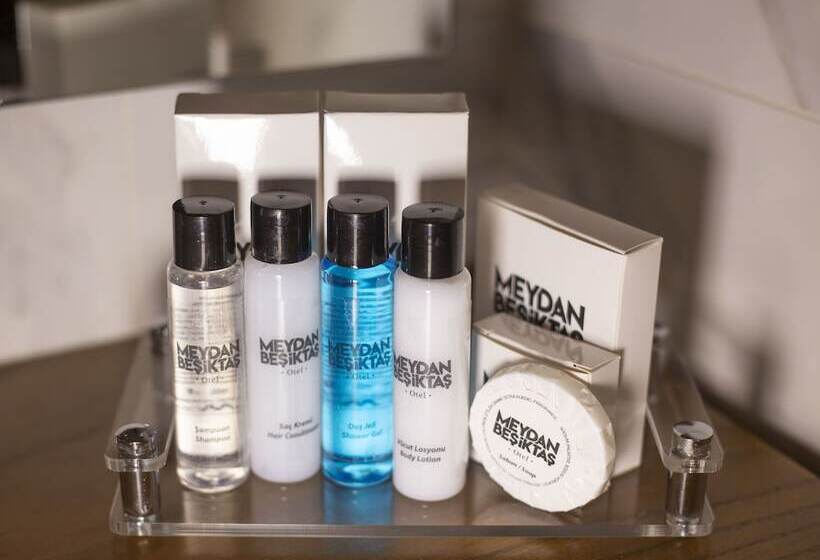 اتاق لوکس با چشمانداز, Meydan Besiktas