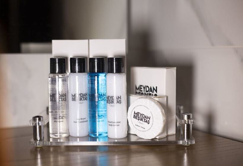 اتاق لوکس با چشمانداز, Meydan Besiktas