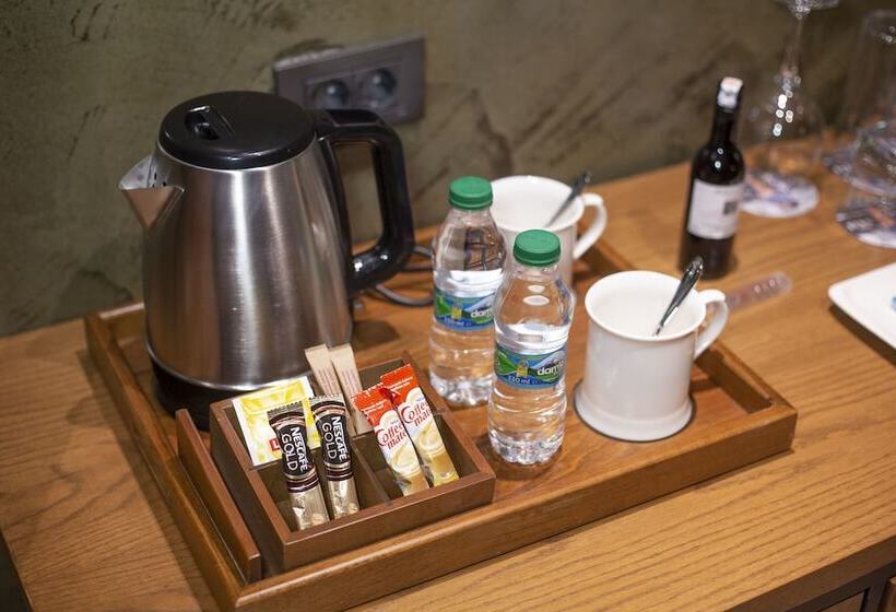 اتاق لوکس با چشمانداز, Meydan Besiktas