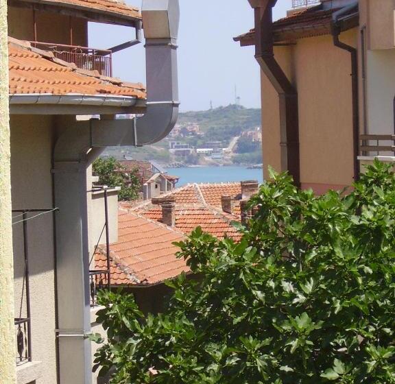 带1个卧室的公寓, Radik