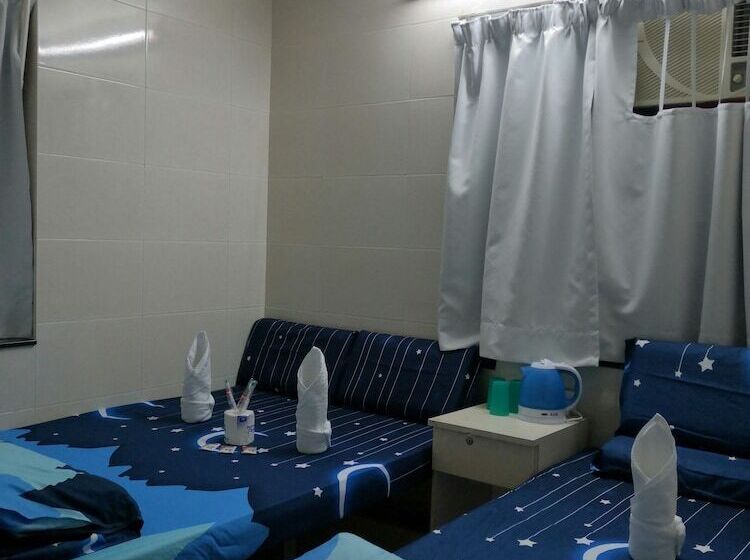 اتاق خانوادگی, Unique Hostel