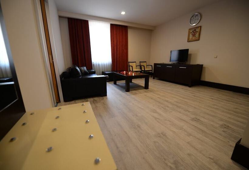 جناح, Arsan Otel