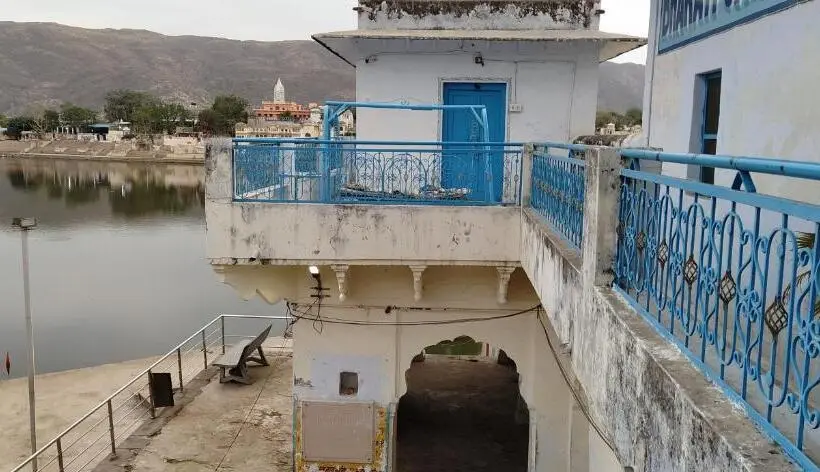 اتاق استاندارد با سرویس بهداشتی مشترک, Bharatpur Palace