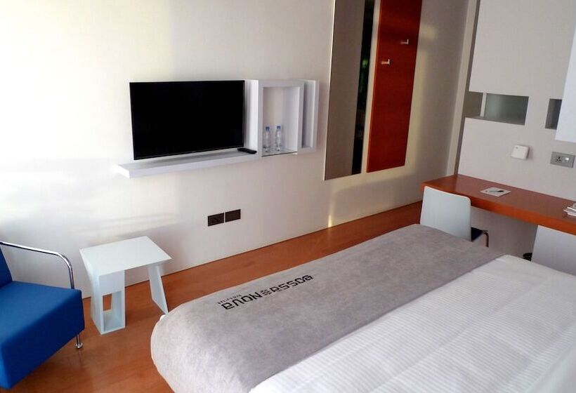 اتاق لوکس, Bossa Nova Beirut