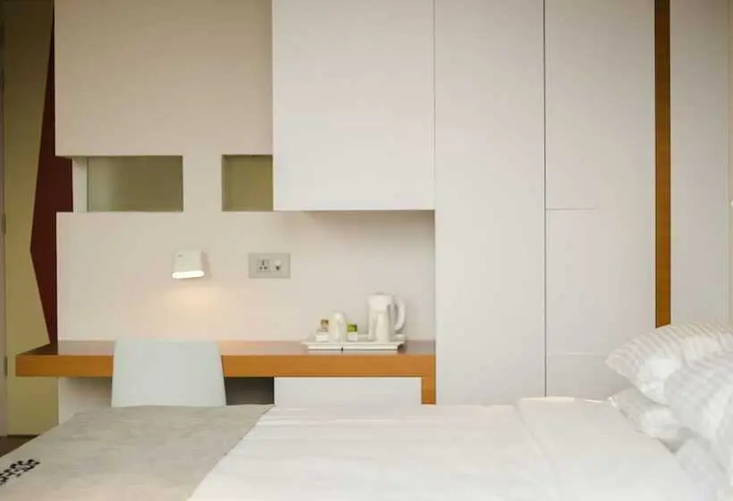 اتاق لوکس, Bossa Nova Beirut