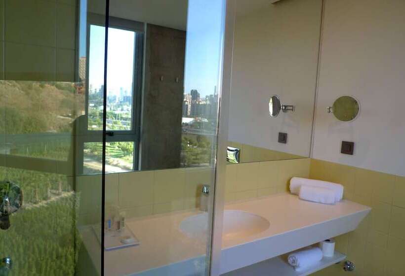 اتاق پرمیوم, Bossa Nova Beirut