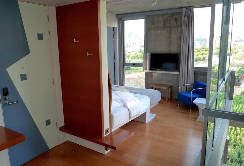 اتاق پرمیوم, Bossa Nova Beirut