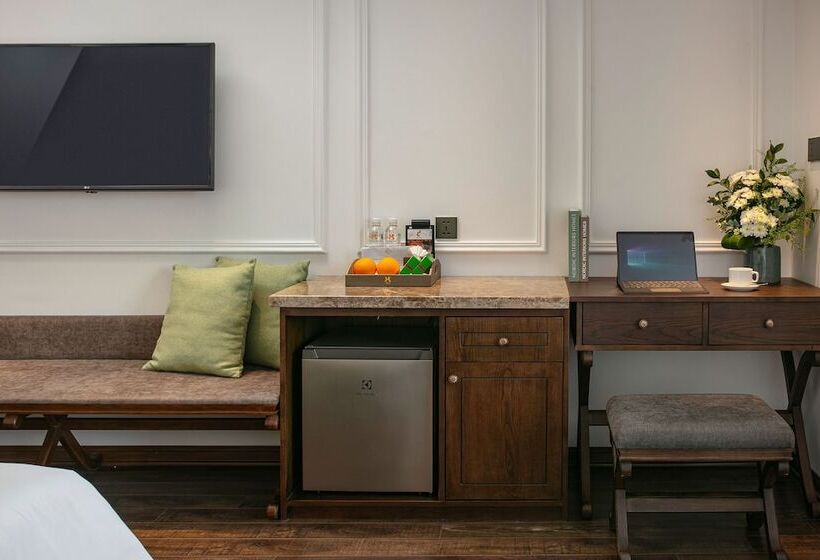 اتاق لوکس با بالکن, Hanoi Allure