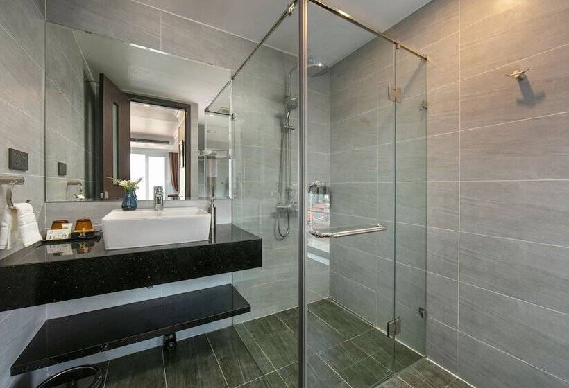 اتاق اجرایی, Hanoi Allure