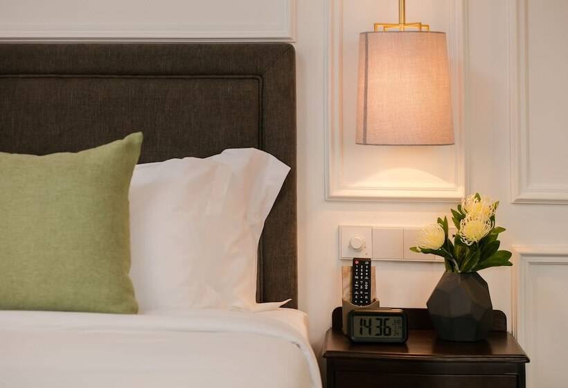 اتاق اجرایی, Hanoi Allure