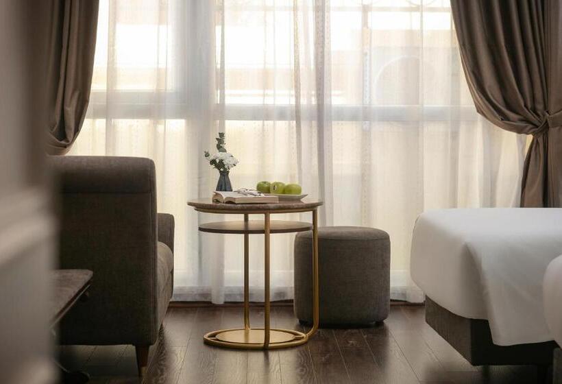 اتاق خانوادگی, Hanoi Allure